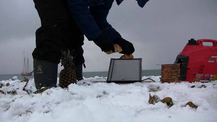 Ian Burns sculpture. Mørk Loaf 80°N. 2010