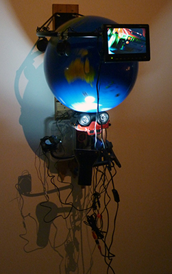 Ian Burns sculpture. Makin' Tracks. 2010
